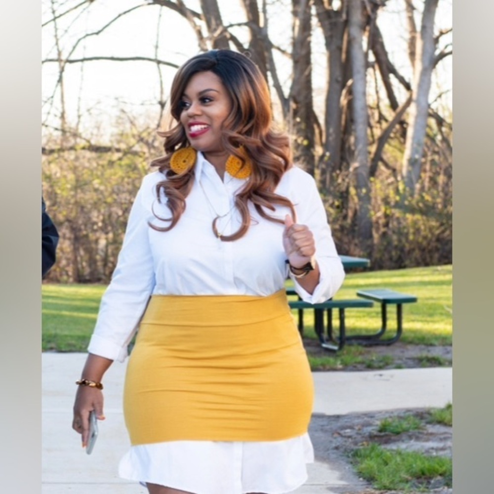 Long sleeve polyester blouses with 5% spandex with pocket size large​​​​​